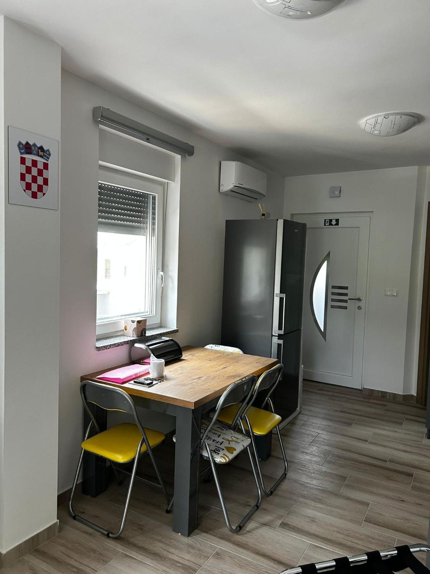 שילו Apartmani Jedro מראה חיצוני תמונה